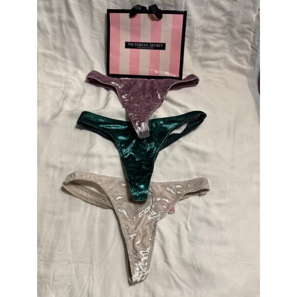 NWOT Victoria’s Secret PINK Velvet Thong Panties – Size Small - Picture 1 of 2